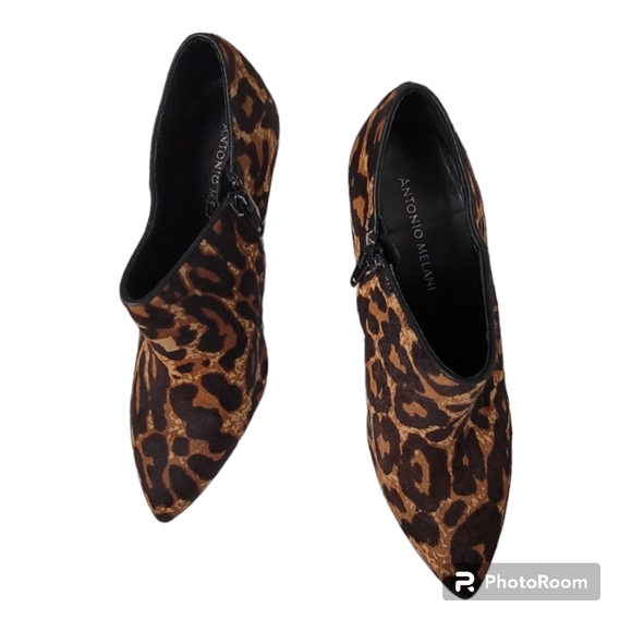 Antonio Melani, animal print, size 7.5 leather ankle booties. - Picture 4 of 4